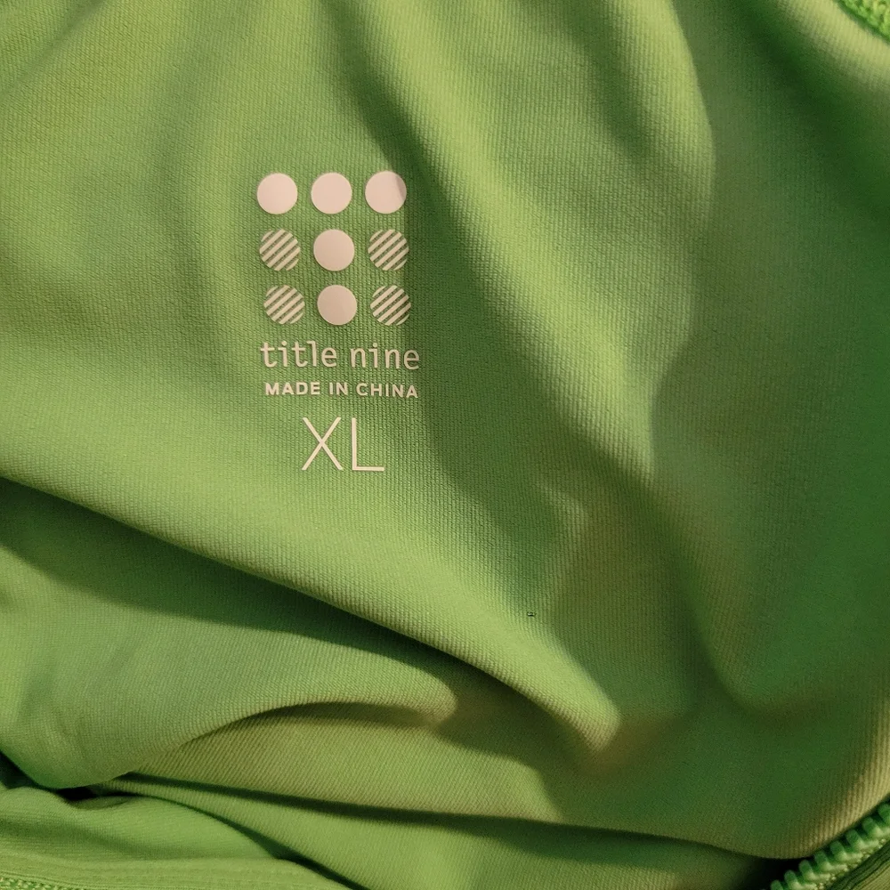 Title Nine Sunbuster Green Long Sleeve Quarter Zip Top